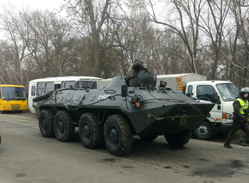 Дороги до Нових Санжар перекриті активістами, містом шириться паніка - соцмережі (фото) Дороги до Нових Санжар перекриті активістами, містом шириться паніка - соцмережі (фото)