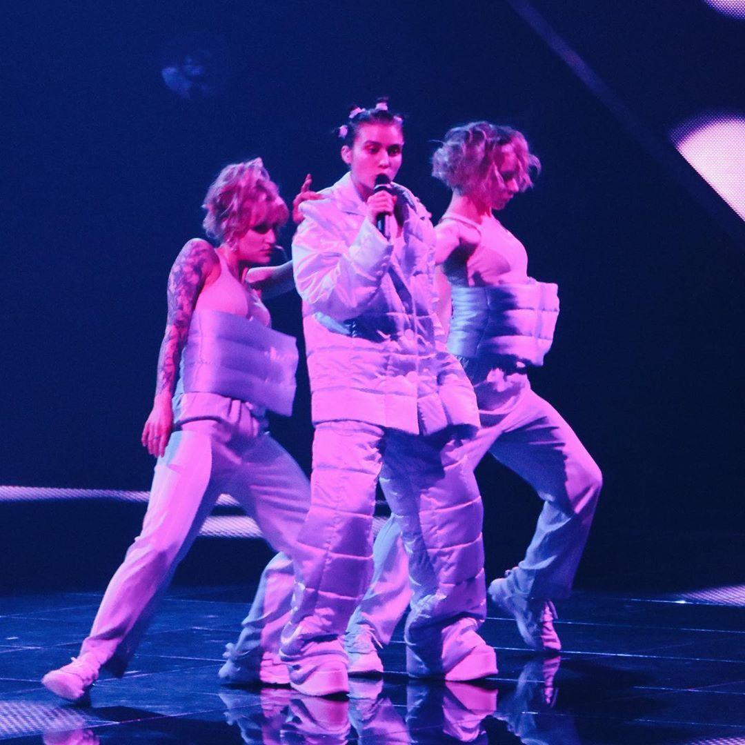 Jerry Heil з'явилася у ніжно блакитному костюмі / фото instagram.com/eurovision.ua Jerry Heil з'явилася у ніжно блакитному костюмі / фото instagram.com/eurovision.ua