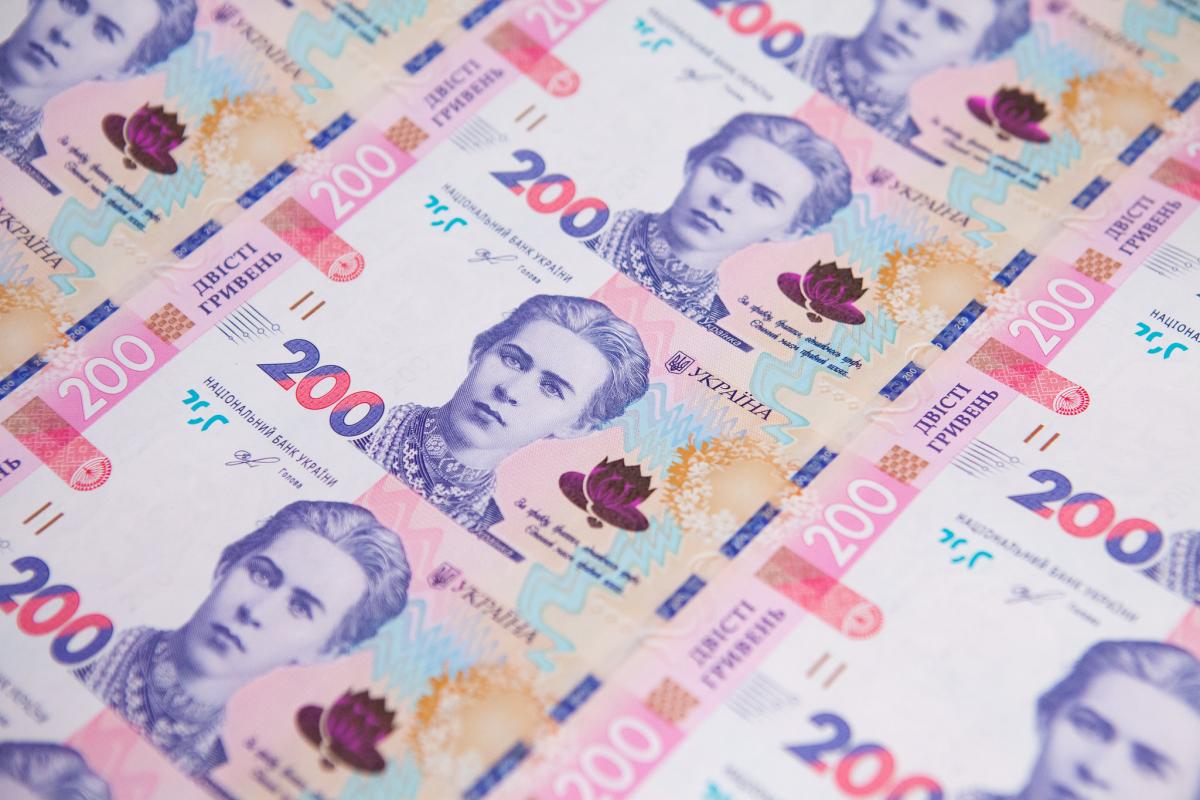 Продажа двух спиртзаводов принесла бюджету 175 миллионов гривень / фото bank.gov.ua