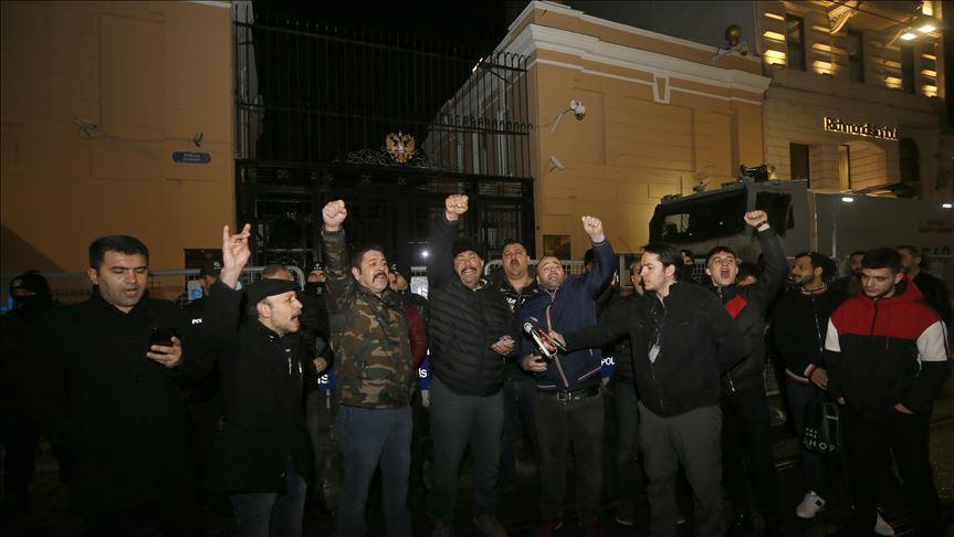 Протестувальники заявили, що за загибель турецьких військових відповідальні режим Асада і РФ \ aa.com.tr Протестувальники заявили, що за загибель турецьких військових відповідальні режим Асада і РФ \ aa.com.tr