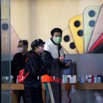 Поставки iPhone сократятся на 10% из-за коронавируса в Китае - прогноз