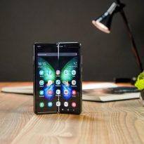 Samsung Galaxy Fold 2 может стать первым смартфоном с подэкранной камерой - СМИ