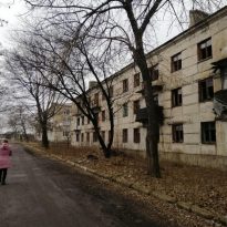 Russian-led forces shell Verkhniotoretske in Donbas, local resident wounded (Video)