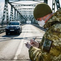 Коронавірус в Україні: РНБО сьогодні розгляне питання закриття кордонів
