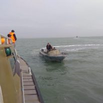 Задержанные россиянами в Азовском море украинские рыбаки вернулись в Украину (фото, видео)