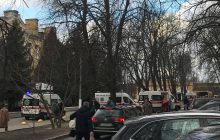 "Прострелені ноги, руки, органи": до Києва прибув борт з пораненими на Донбасі військовими (фото)