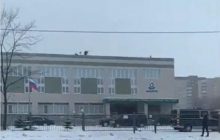 "Раби щасливі": в мережі висміяли "випадкову" зустріч Путіна з народом, на яку він прихопив снайпера (відео)