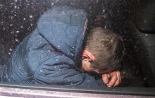 У Києві п’яний водій зніс частину огорожі та заснув в авто копів (фото, відео)