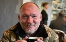 "Твій син тримався гідно": у Маріуполі попрощалися з парамедиком, який врятував понад 400 життів (фото)