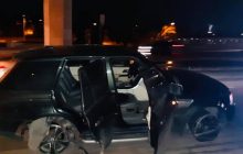 Стреляли по колесам: на мосту Метро в Киеве задержали иностранца, убегавшего от копов