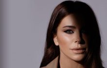 Ани Лорак выставила грудь на камеру и устроила интересный опрос