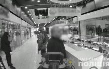 У Києві затримали лідера злочинної організації, який шість років перебував у міжнародному розшуку (фото, відео)