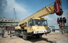 На Одещині автокран тяжко травмував хлопчика
