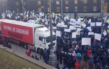Дороги заблоковано: в урядовому кварталі проходить декілька мітингів (фото)
