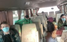 Українці, яких евакуюють через коронавірус, вже прибули в аеропорт Уханя (фото)