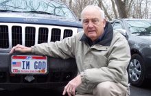 "Я Бог": американець відсудив право їздити з номерами "IM GOD" та 150 тисяч доларів компенсації