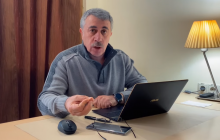 "Що ви коїте?!": Комаровський записав звернення до українців через реакцію на прибуття евакуйованих з Китаю (відео)