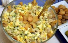 Рецепты вкусных салатов со свежими и консервированными грибами