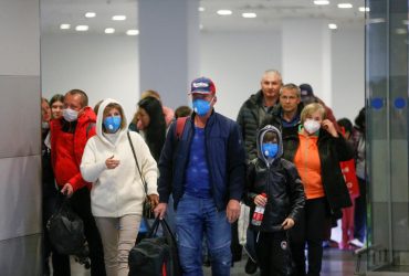 Ukrainian tourists arrive at Boryspil from China