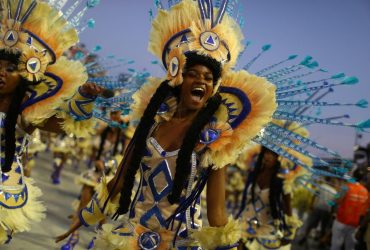 Карнавальный парад в Рио-де-Жанейро