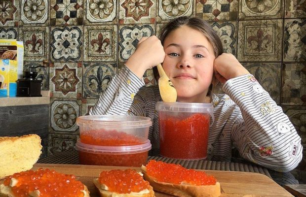 "Доводиться прив'язувати до батареї і пороти": Панін розповів про "проблеми" з донькою