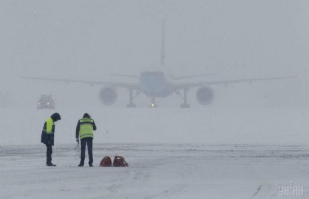 Аеропорт «Херсон» закрили через негоду