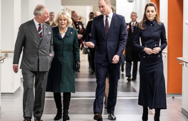 Вихід нової "королівської четвірки": принци Вільям і Чарльз з дружинами відвідали реабілітаційний центр (фото, відео)