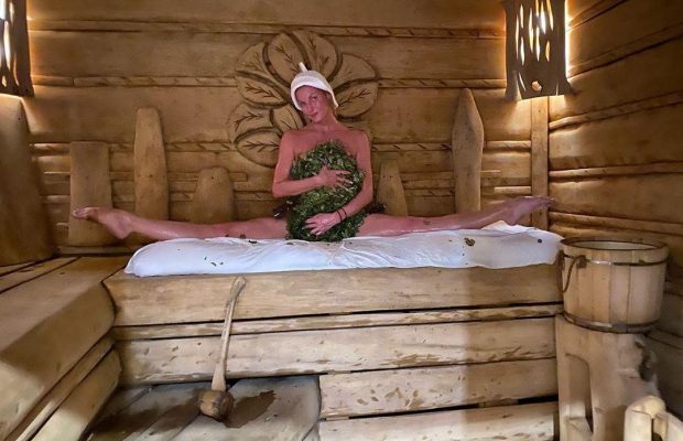 Волочкова повністю роздяглася для аматорської фотосесії у лазні (фото 18+)