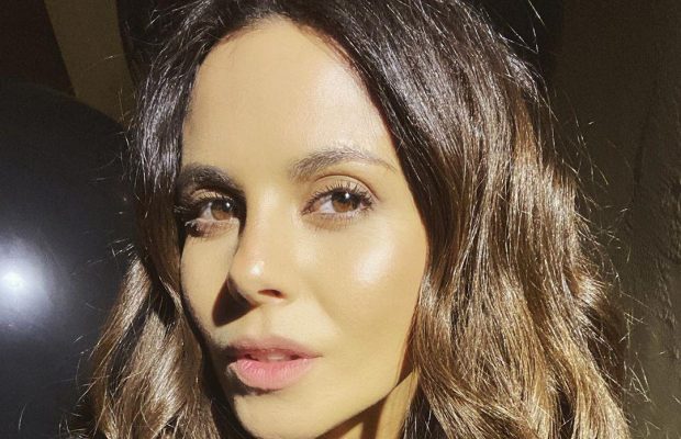 "Шкіра, як у мумії": Каменських розчарувала фанатів свіжим фото в Instagram