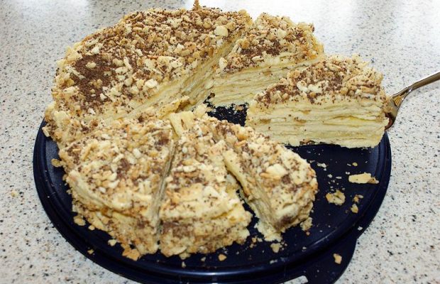 Як приготувати найніжніший "Наполеон" вдома: найкращі рецепти популярного торта