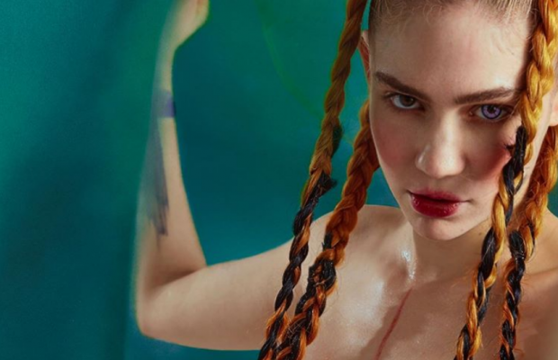 "Не хочу нав'язувати їм гендер": подруга Ілона Маска розповіла, як роститиме первістка