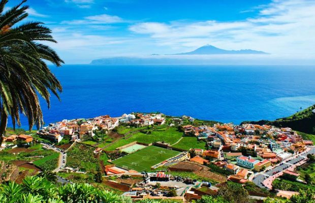 Тысячу жителей отеля на Тенерифе закрыли на карантин из-за коронавируса