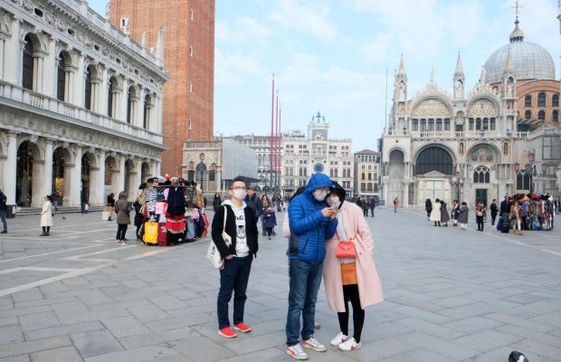 Из-за боязни коронавируса украинцы отказываются от путевок, однако туркомпании не спешат возвращать деньги (видео)