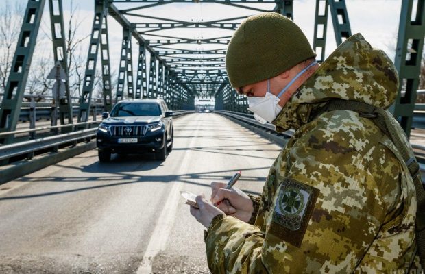 Кабмін змінив правила в’їзду іноземців до України