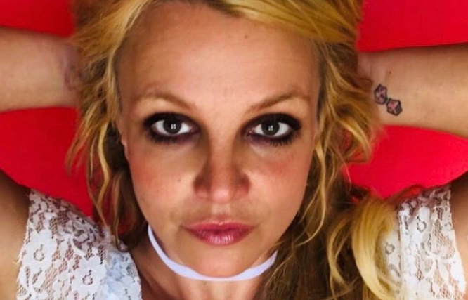 Бритни Спирс хочет свести татуировку на запястье / instagram.com/britneyspears Бритни Спирс хочет свести татуировку на запястье / instagram.com/britneyspears
