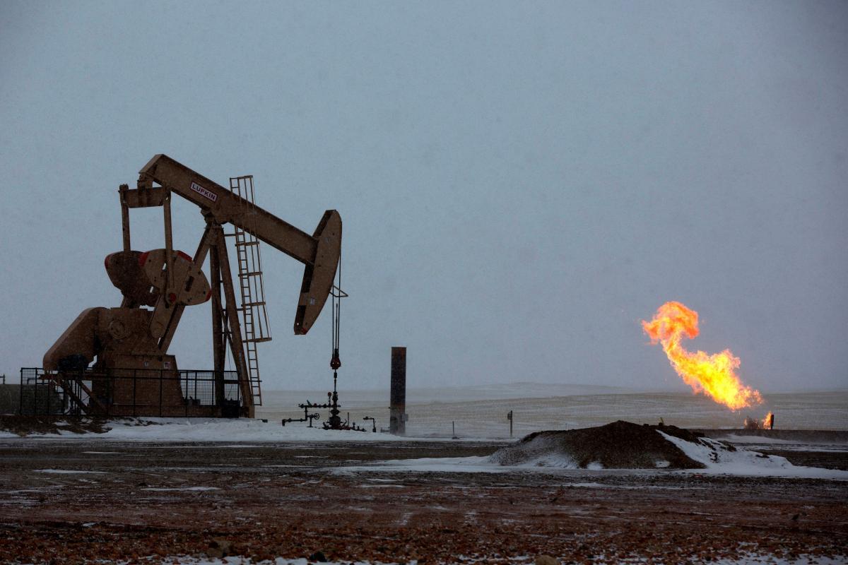 Цены на нефть снизились после нескольких недель роста / фото REUTERS Цены на нефть снизились после нескольких недель роста / фото REUTERS