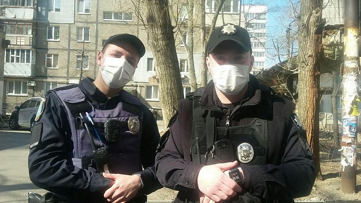 Поліція прибула на виклик схвильованого громадянина, але той з лікарні вже втік / dp.informator.ua Поліція прибула на виклик схвильованого громадянина, але той з лікарні вже втік / dp.informator.ua