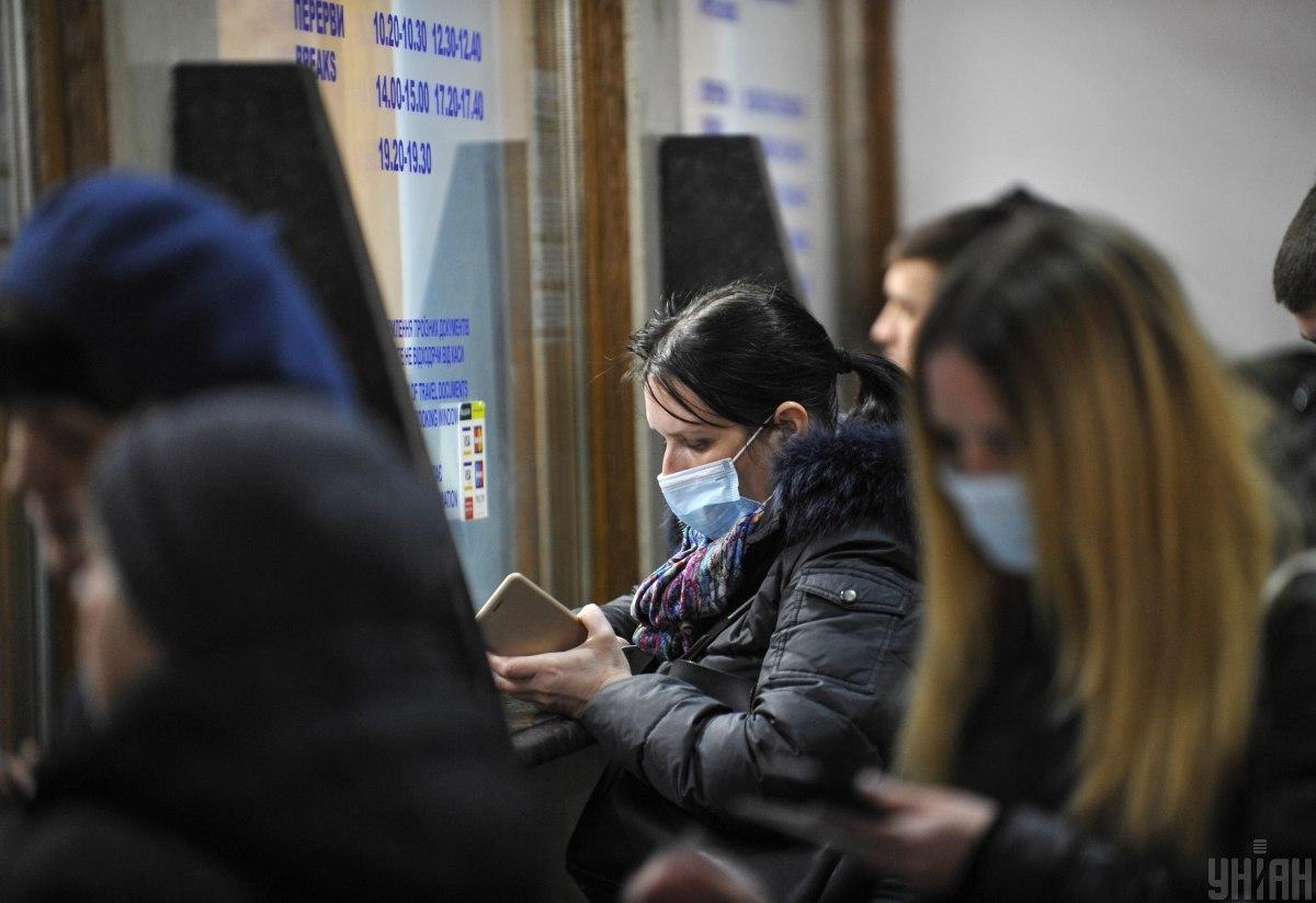 За прошедшие сутки в Киеве выявлено 1053 человека, больных COVID-19 / фото УНИАН