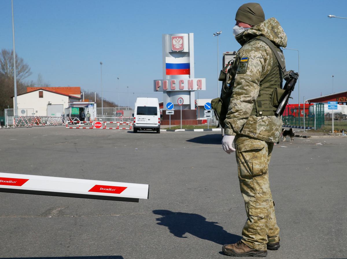 Росія нарощує військову присутність на кордоні з Харківщиною / фото REUTERS Росія нарощує військову присутність на кордоні з Харківщиною / фото REUTERS