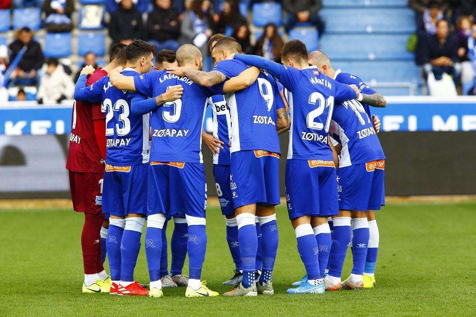 Гравці Алавеса / фото: facebook.com/deportivoalaves Гравці Алавеса / фото: facebook.com/deportivoalaves