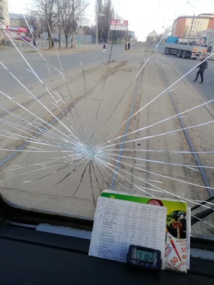 Один з вагонів постраждав від рук пасажирів / фото Facebook Юрій Сидоренко Один з вагонів постраждав від рук пасажирів / фото Facebook Юрій Сидоренко
