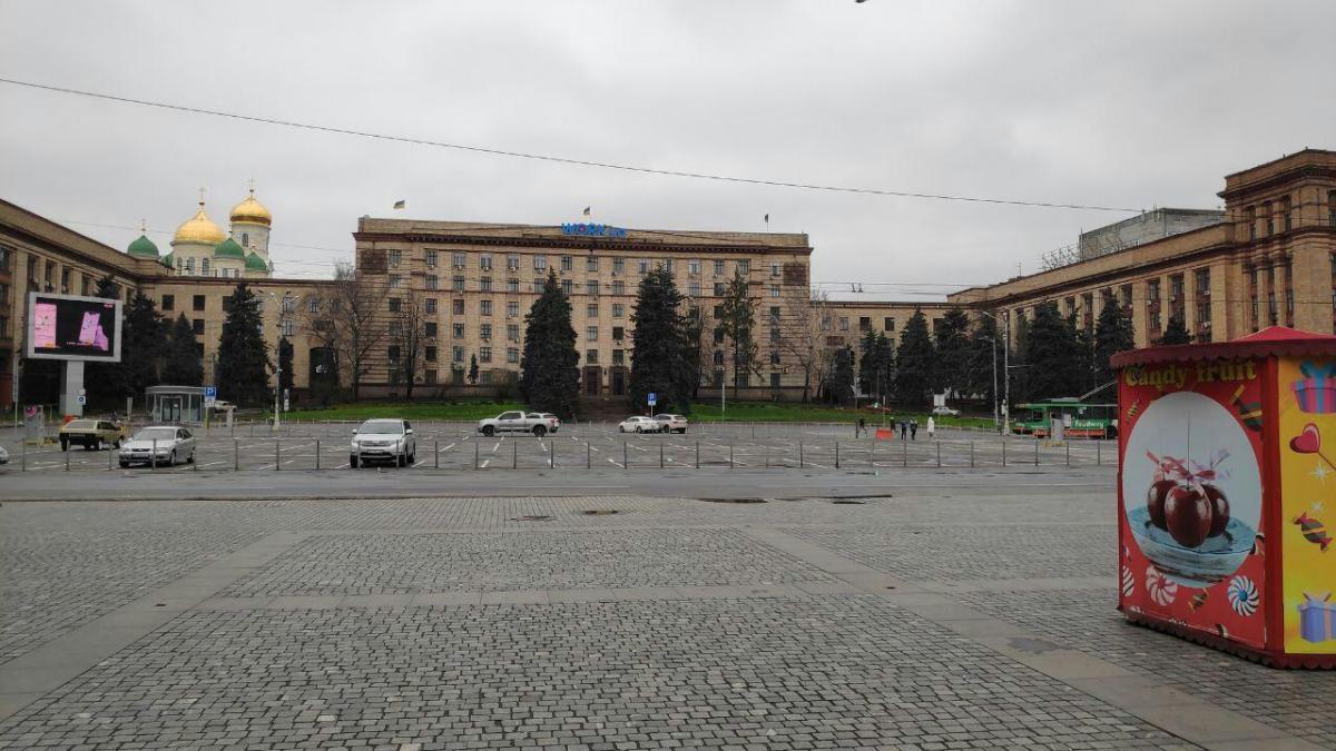 В центре города практически нет людей / фото nashemisto.dp.ua