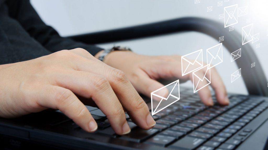 Работодателей призывают подавать документы в электронном виде / фото: movemens.nl Работодателей призывают подавать документы в электронном виде / фото: movemens.nl