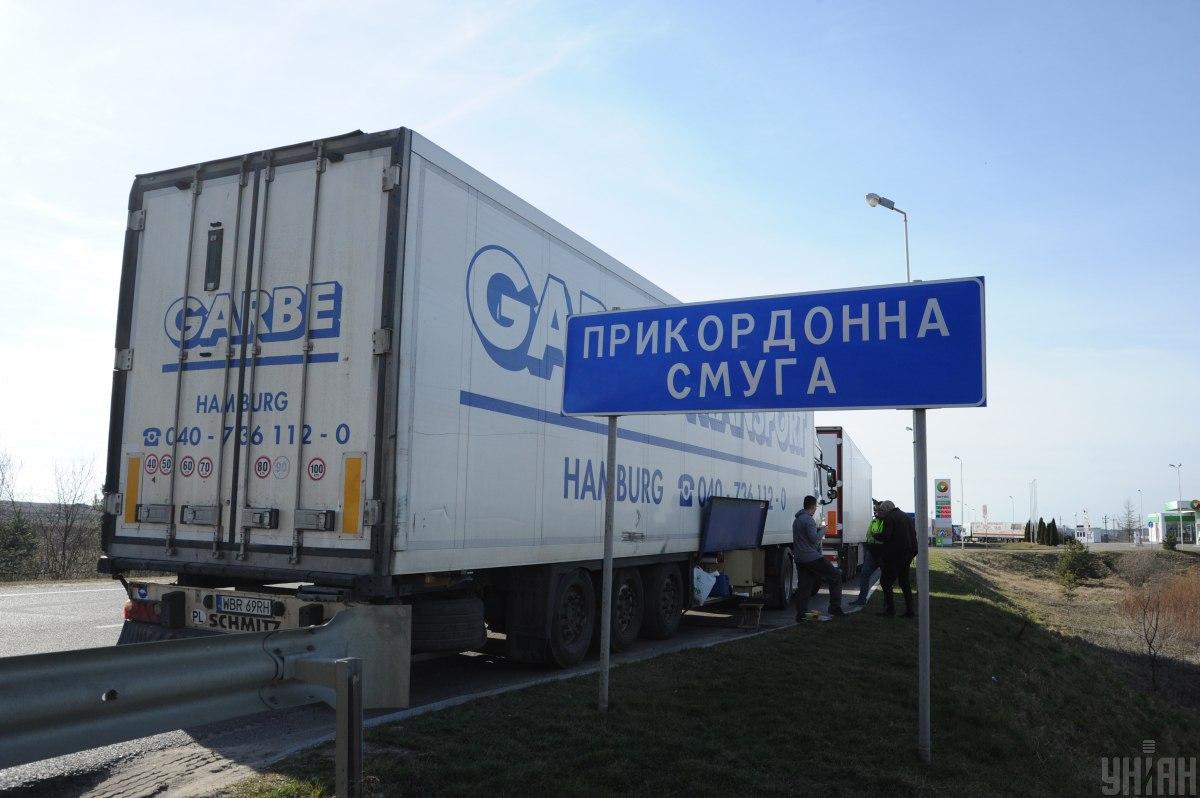 Украинские перевозчики устроят проест на границе с Польшей / фото УНИАН Украинские перевозчики устроят проест на границе с Польшей / фото УНИАН