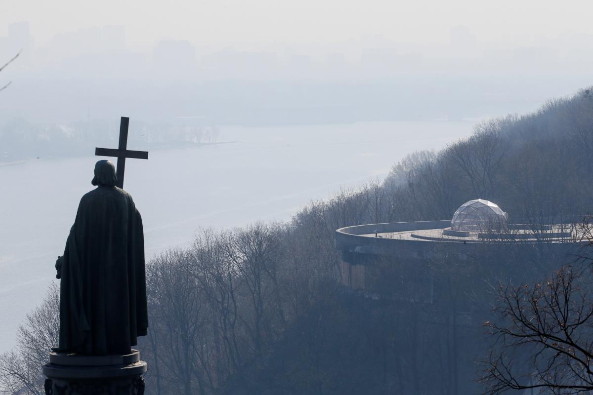4 матраца в Києві буде до +7° / фото REUTERS 4 матраца в Києві буде до +7° / фото REUTERS