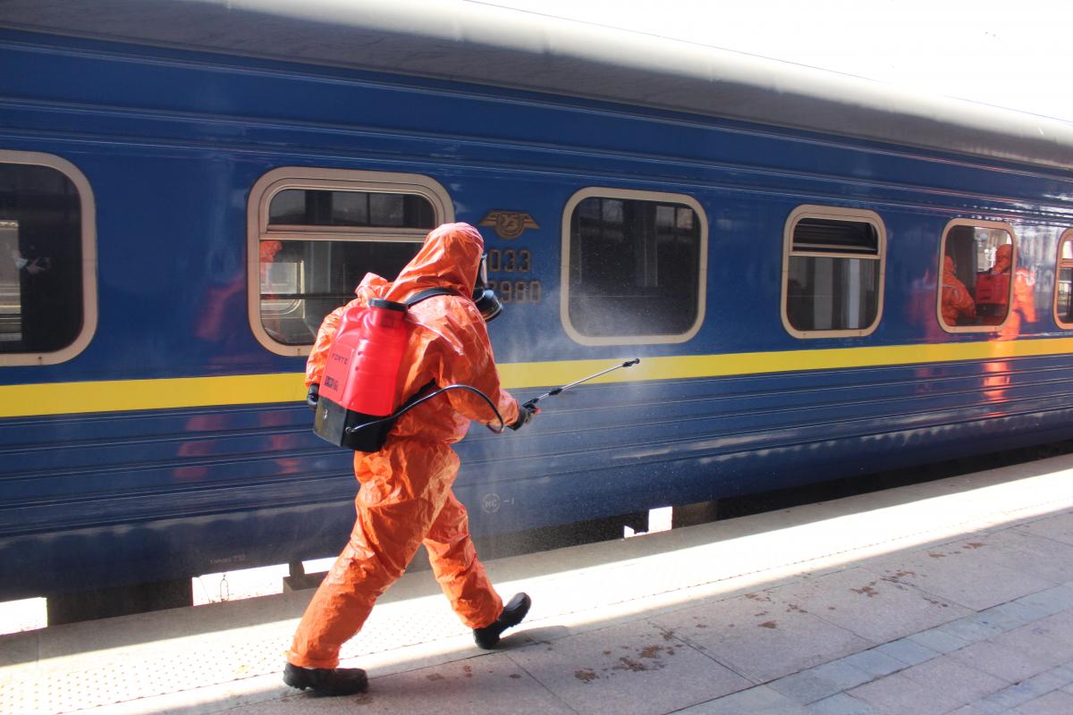 The carriages were disinfected inside and outside / Photo from Ukraine's Emergency Service