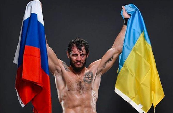 Никита Крылов выкладывал фото с двумя флагами / instagram.com/nikitakrylovufc Никита Крылов выкладывал фото с двумя флагами / instagram.com/nikitakrylovufc