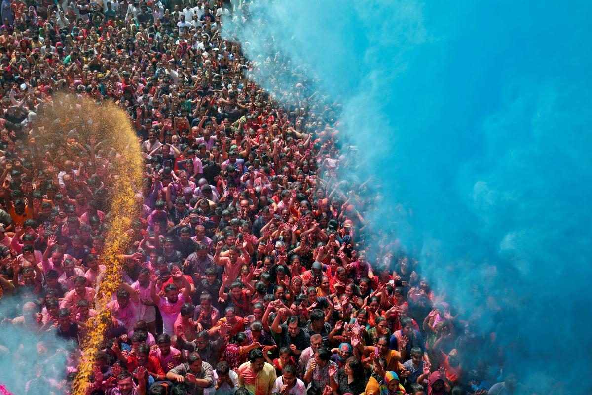 Что значит фестиваль. Фестиваль красок Холи в Индии. Холи — Индуистский фестиваль весны. Холли праздник красок в Индии. Holi Festival в Индии.