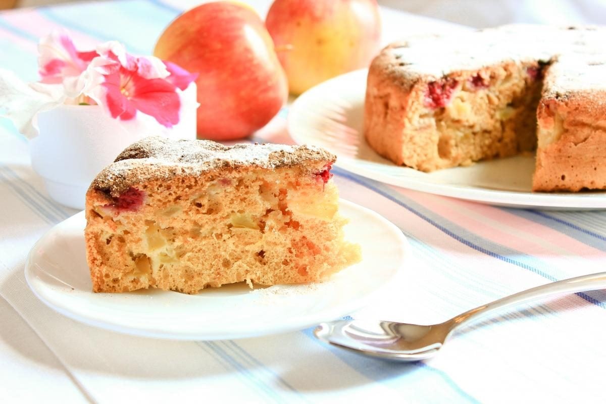 Яблочный пирог - вкусных рецепта приготовления с фото просто пошагово