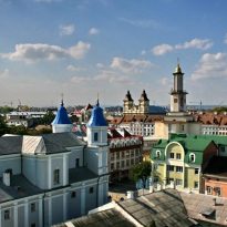 Працюватимуть лише аптеки й продуктові: в Івано-Франківську посилили карантинні обмеження